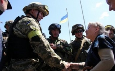 В начале войны на Донбассе местные нас часто сдавали - командующий сектора М