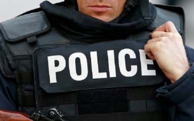 На севере Франции неизвестные обстреляли людей на площади, есть раненые