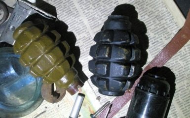 У обстрелявшего девятиэтажку мужчины на Донбассе нашли целый арсенал: появились фото