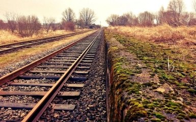 Укрзализныця ограничила движение поездов на направлении Константиновка - Донецк из-за обстрелов боевиков