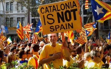 Глава Каталонии обвинил короля Испании в "игнорировании миллионов"
