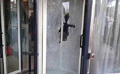 Люди в масках открыли огонь по туристам в Каире