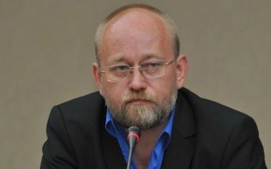 У мережі спливли цікаві документи про "попутника" Савченко: опубліковано фото