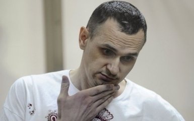 Три тижні голодування: стало відомо про тяжкий стан Олега Сенцова