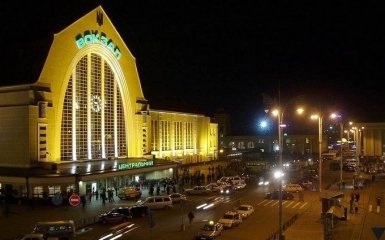 На вокзалі в Києві відкриють перші термінали продажу квитків на потяги