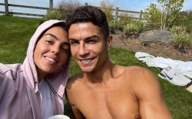 Мати Кріштіану Роналду проти його стосунків з Джорджиною Родрігес