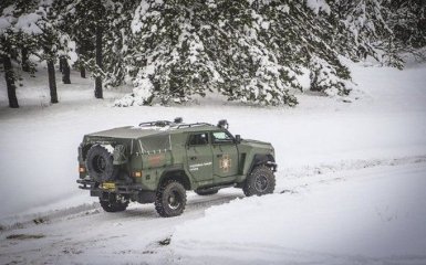 В Україні випробували новий сучасний бронеавтомобіль: з'явилося відео