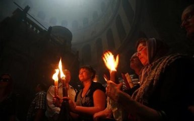Появилось видео схождения Благодатного огня в Иерусалиме