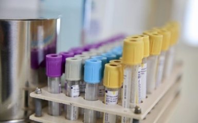 Кількість хворих на коронавірус в Україні 1 грудня зростає з шаленою швидкістю