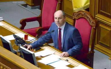 У Верховній Раді почали збирати підписи за відставку Парубія