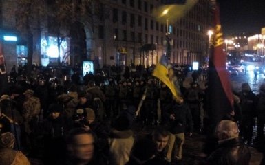 В центре Киева подрались националисты и полиция: опубликованы фото и видео