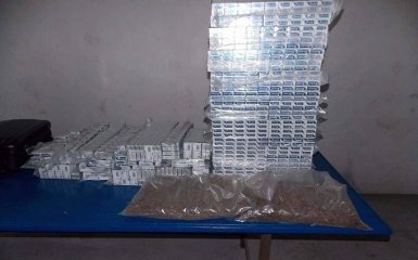 Помощник польского депутата попался на контрабанде сигарет и янтаря: появились фото