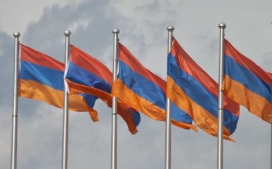 В Армении вспыхнул новый конфликт из-за отставки главы Генштаба ВС