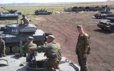 Россия снова нагнала танков на Донбасс: появились фото