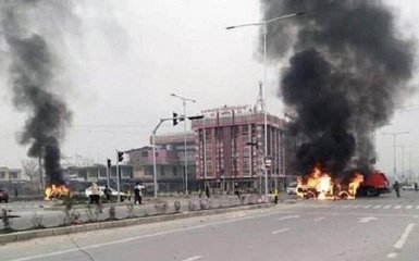 Понад 100 людей загинули в результаті вибухів в Кабулі — Байден ухвалив екстрене рішення