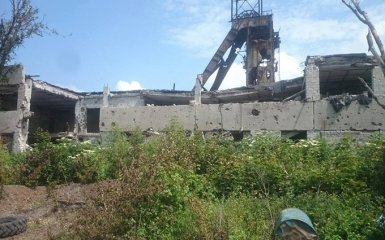 В мережі з'явилися вражаючі фото обстрілу шахти "Бутівка"