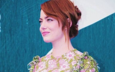 Эмма Стоун блистала на красной дорожке Венецианского кинофестиваля: опубликованы фото