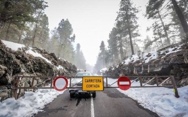 Обильный снегопад вызвал дорожный коллапс в Испании