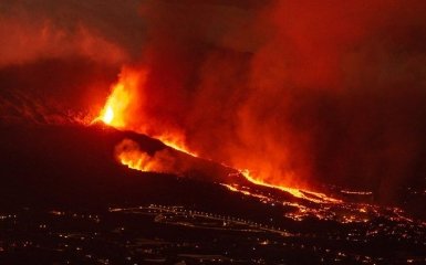 Вулкан Ла-Пальма істотно посилився після обвалення кратера — моторошні відео