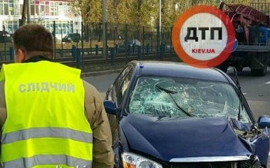 У серйозній аварії в Києві постраждали відразу 4 людини: з'явилися фото