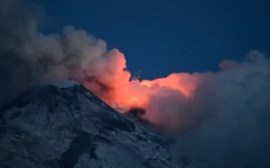 Почав вивергатися найбільший вулкан в Європі: опубліковано відео