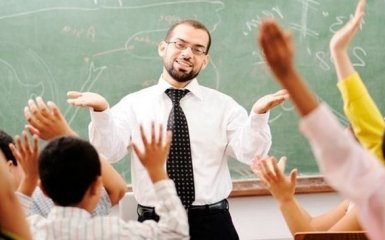 В Украине значительно повысили зарплату учителям: в Кабмине назвали сумму