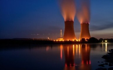 В Германии остановили работу половины атомных станций