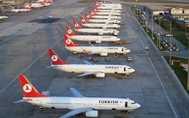 В Стамбуле из-за непогоды отменили более 130 рейсов