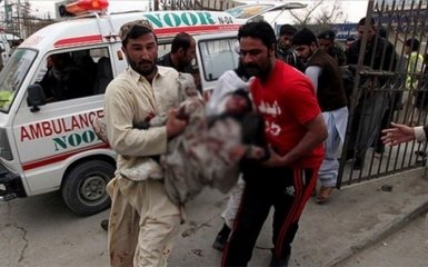 В больнице Пакистана прогремел взрыв, много погибших: опубликовано видео