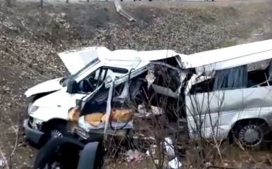 В России автобус с украинцами попал в ДТП, есть погибшие: опубликовано видео с места