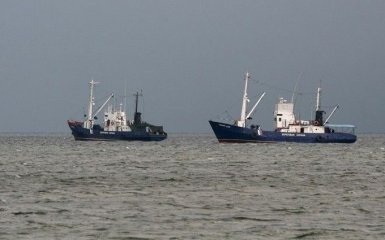 Российские пограничники задержали еще одно судно в Азовском море