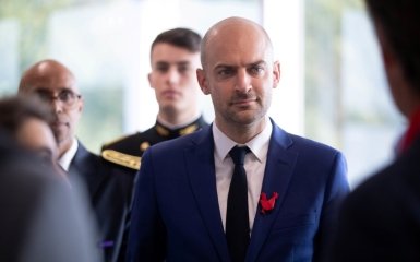 Putin must give a clear answer