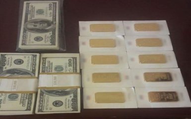 В Киеве идут обыски у руководства одного из банков: появились фото