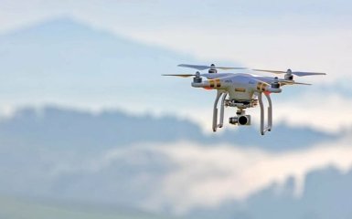 Росіяни повідомляють про атаку безпілотників на вежу пункту спостереження ФСБ у Брянську