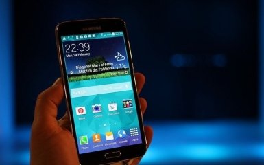 Samsung створив перший гнучкий дисплей - з'явилося фото