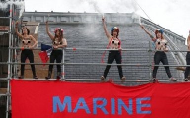 Оголені активістки у Франції протестували проти Ле Пен, з'явилися фото