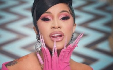 Українська режисерка Таня Муіньо зняла запальний кліп для Cardi B