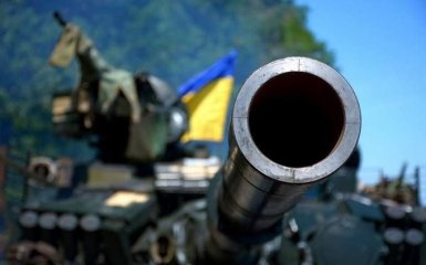 Яскравий феєрверк: в мережі показали відео, як ЗСУ знищують військову техніку бойовиків на Донбасі
