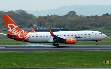 Самолет SkyUp совершил вынужденную посадку в Кишиневе