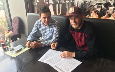 Офіційно. Безус підписав контракт з європейським клубом (+ФОТО)