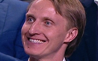 В сети жестко высмеяли улыбку известного фаната Путина