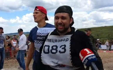 Один з ватажків ДНР пограв в "героя" у окупованому Криму: опубліковано відео