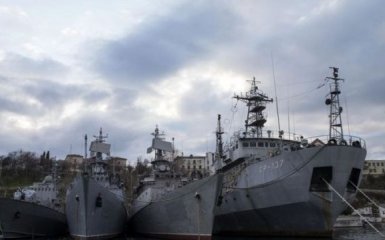 Куча металлолома: в сети показали, во что превратили оккупанты украинские корабли в Крыму