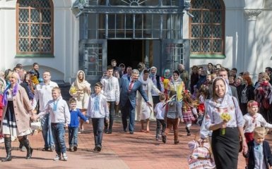 Миттєвості 2017: від першої телефонної розмови Порошенко з Трампом до звільнення заручників