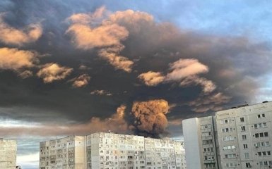 В окупованому Севастополі палає нафтобаза — фото