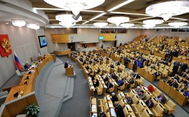 Поздравляем будущих политзэков: соцсети обсуждают принятые в России громкие законы