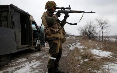 За прошлые сутки боевики 71 раз обстреливали позиции сил АТО (видео)