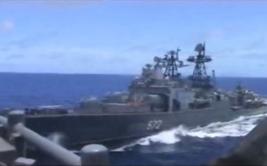 В США показали видео инцидента с российским эсминцем в Филиппинском море