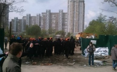 В Киеве скандал из-за застройки, есть пострадавшие: появились фото и видео