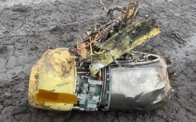 ВСУ показали обломки сбитой в Черниговской области крылатой ракеты.